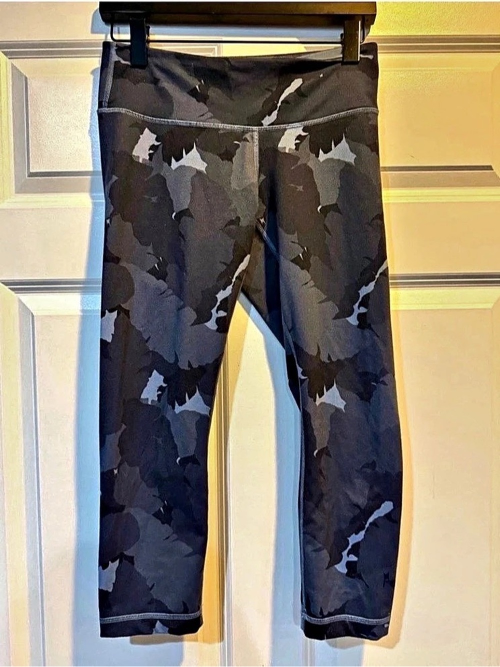 Lululemon Align Crop Camo Leggings Black & Gray Size 6